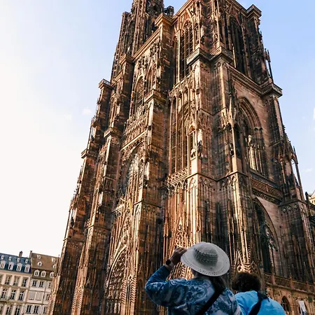 Luminous In Near Strasbourg, Conveniently Located Next To A Tram Stop With Direct Access To Strasbourg Centre *