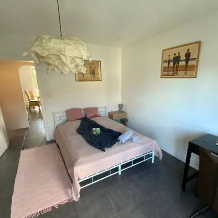 Luminous In Near Strasbourg, Conveniently Located Next To A Tram Stop With Direct Access To Strasbourg Centre *