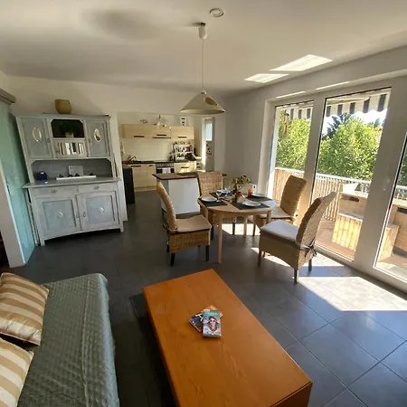 Luminous In Near Strasbourg, Conveniently Located Next To A Tram Stop With Direct Access To Strasbourg Centre Kehl